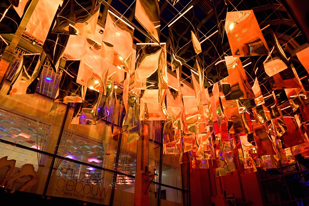 eindhoven kunst art china light licht festival lichtshow show festiviteit glow evenement event chinees chinese verlichting draak dragon lichtfestival